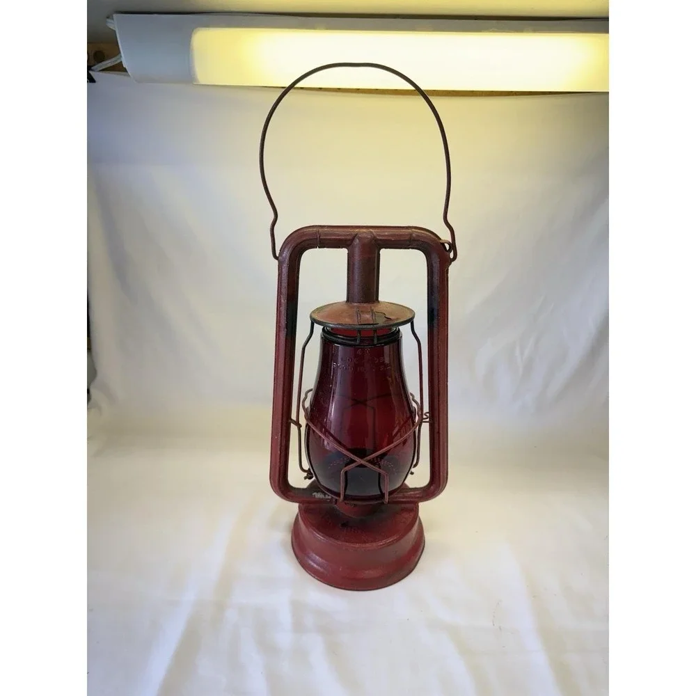 Vintage Dietz Lantern HY-LO With Red Dietz Fitzall Globe New York